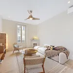 Nestor&Jeeves - Pepyte - Design - Near Beach