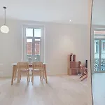 Nestor&Jeeves - Pepyte - Design - Near Beach