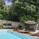 Adelaida Villa *