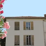 Apartment Explore From Our Cozy & Quiet 2br Aptparking Nice