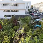 Explore From Our Cozy & Quiet 2br Aptparking Nice