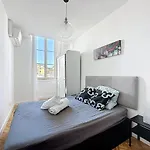 3 Air-conditioned With Unobstructed View Apartment *