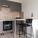 Studio Equipe Dans Une Residence Avec Piscine A 10Mn Du Centre Ville