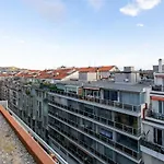 Central Apartment With Terrace, 8 Min Walk Sea, Parking, Ac