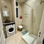 A Luxurious With Ac On Promenade Des Nice