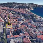 New! Remodeled Appartement In The Heart Of Nice, Beach 3 Min, 2Br, Ac, Elevator, Amazing Little Terrace, Best Location!