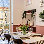Apartment New! Remodeled In The Heart Of Nice, 3 Min, 2br, Ac, Elevator, Amazing Little Terrace, Location! *
