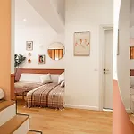 New! Remodeled In The Heart Of Nice, 3 Min, 2br, Ac, Elevator, Amazing Little Terrace, Location! Apartment *