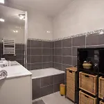 Air-conditioned Near Liberation District Apartment