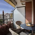 Apartment Air-conditioned Near Liberation District *