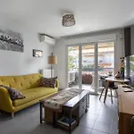 Air-conditioned Near Liberation District Apartment *