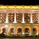 Studio Atypique Central Mais Calme, Quartier Vip, Plage 50M