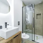 Apartment Large & Confort 2 Bdr Renovated Nice
