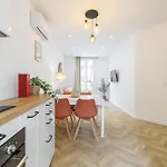Large & Confort 2 Bdr Renovated Nice