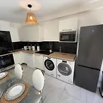 Apartment Magnifique 3 Pieces A 100m De La *