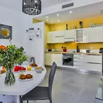 My Casa - France 82 D - 2 - Terrace - 1 Min To The Sea *