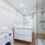 My Casa - Deloye - Spacious Quiet W Ac Near Old Town Apartment