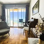 Appartement 2 Pieces Avec Terrasse Et Vue Mer