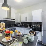 My Casa - Guisol - Typical 3 Bedroom Ac Near Port Apartment Nice