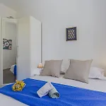 My Casa - Guisol - Typical 3 Bedroom Ac Near Port *