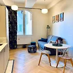 Old Town Vibes - 5min To Sea - Ac & Breakfast Apartment *