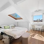 Charme & Soleil Au Dernier Etage Liberation Apartment *