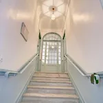 Beautiful Spacious Air Conditioned - Center *