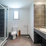 Cozy 2p Port De Garage Apartment *