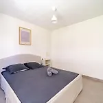 Cozy 2p Port De Garage Apartment *