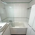 Apartment Sea Front Saphir Nice