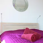 Apartment Comfy 2 Min To - Ac Nice
