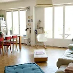 Sunny Apartment Garibaldi Port, Private Parking