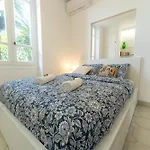 Magnifique Rez De Jardin Port Apartment *