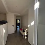 3-r Bright, Within 15 Min Walk