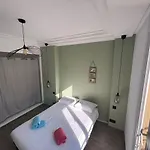 3-r Bright, Within 15 Min Walk *