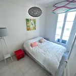 Two Bedroom To Rent In Apartment *