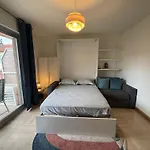 Cozy Apt With Balcony - Garibaldi Port