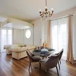 Gare Apartment *