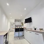 Apartment Sunny Prom *