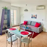 Comfy 2 Min To - Ac Apartment
