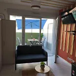 Apartment Calme Et Paisible, Climatise Avec Terrasse Au Dernier Etage, 100m Du Tramway Et 20 Min De La Promenade Des Nice