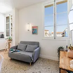 Douane - 2 Bedroom In Front Of The Port