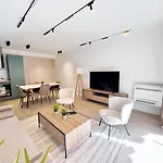 Rf112 - T3 Lumineux A Deux Pas Du Port