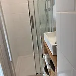 Studio Nice Le Palais, Avec Cuisine Et Espace Repas Separes, Dans Immeuble Nicois, Port De Nice, Vieux Nice, Place Du Pin Et Garibaldi, Colline Du Chateau, A 2 Minutes De La Promenade Des Anglais