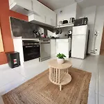 Apartment Calme Et Paisible, Climatise Avec Terrasse Au Dernier Etage, 100m Du Tramway Et 20 Min De La Promenade Des *