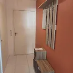 Apartment Calme Et Paisible, Climatise Avec Terrasse Au Dernier Etage, 100m Du Tramway Et 20 Min De La Promenade Des Nice