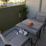 Calme Et Paisible, Climatise Avec Terrasse Au Dernier Etage, 100m Du Tramway Et 20 Min De La Promenade Des Apartment *