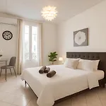 Beautiful Spacious Air Conditioned Apartment - Center