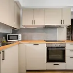 Maison De Ville Familiale, 5 Chambres, Terrasse, A 20 Minutes Du Centre Ville