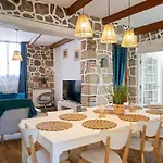 Holiday home Maison De Familiale, 5 Chambres, Terrasse, A 20 Minutes Du Centre *
